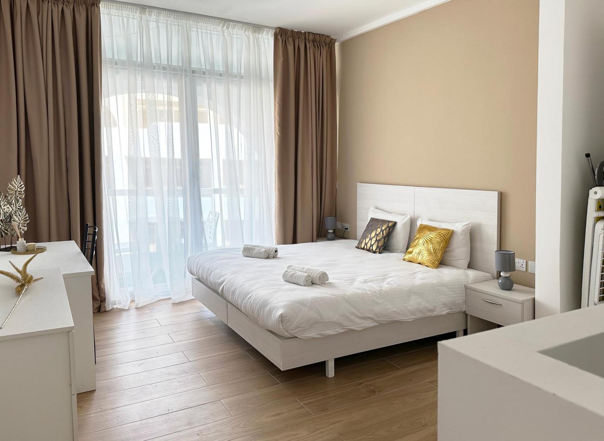 Miami Apartments Сент Джулианс Экстерьер фото