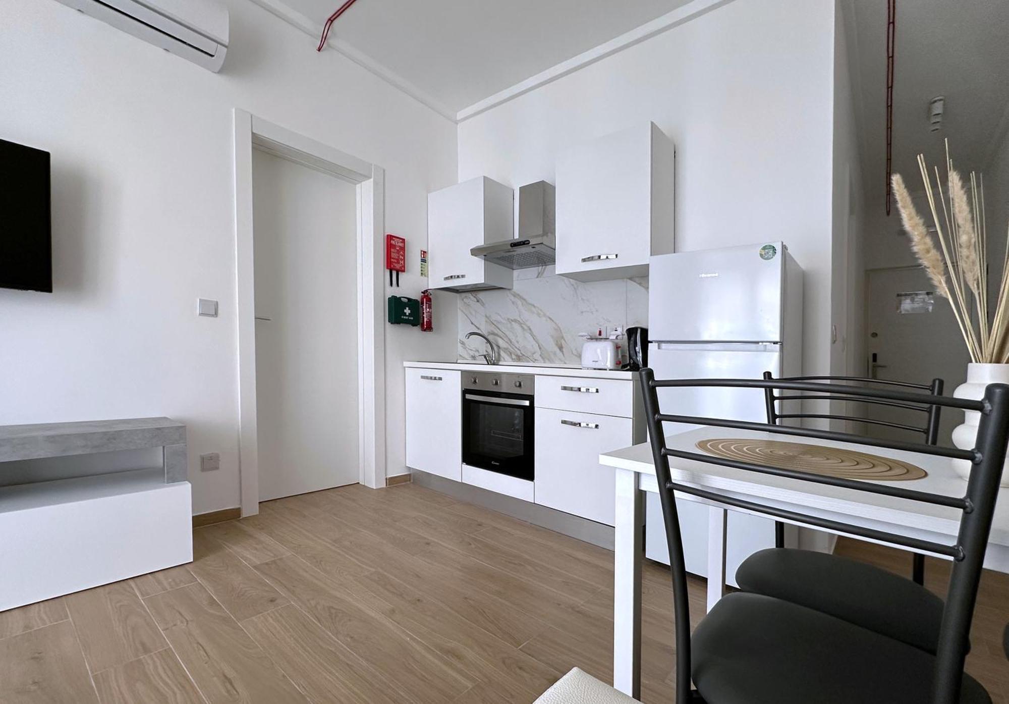Miami Apartments Сент Джулианс Экстерьер фото