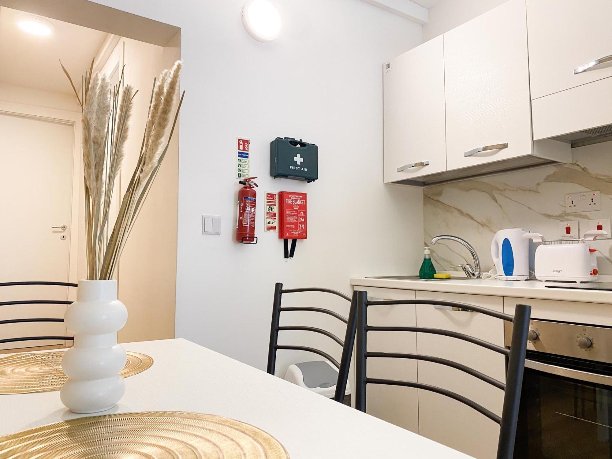 Miami Apartments Сент Джулианс Экстерьер фото
